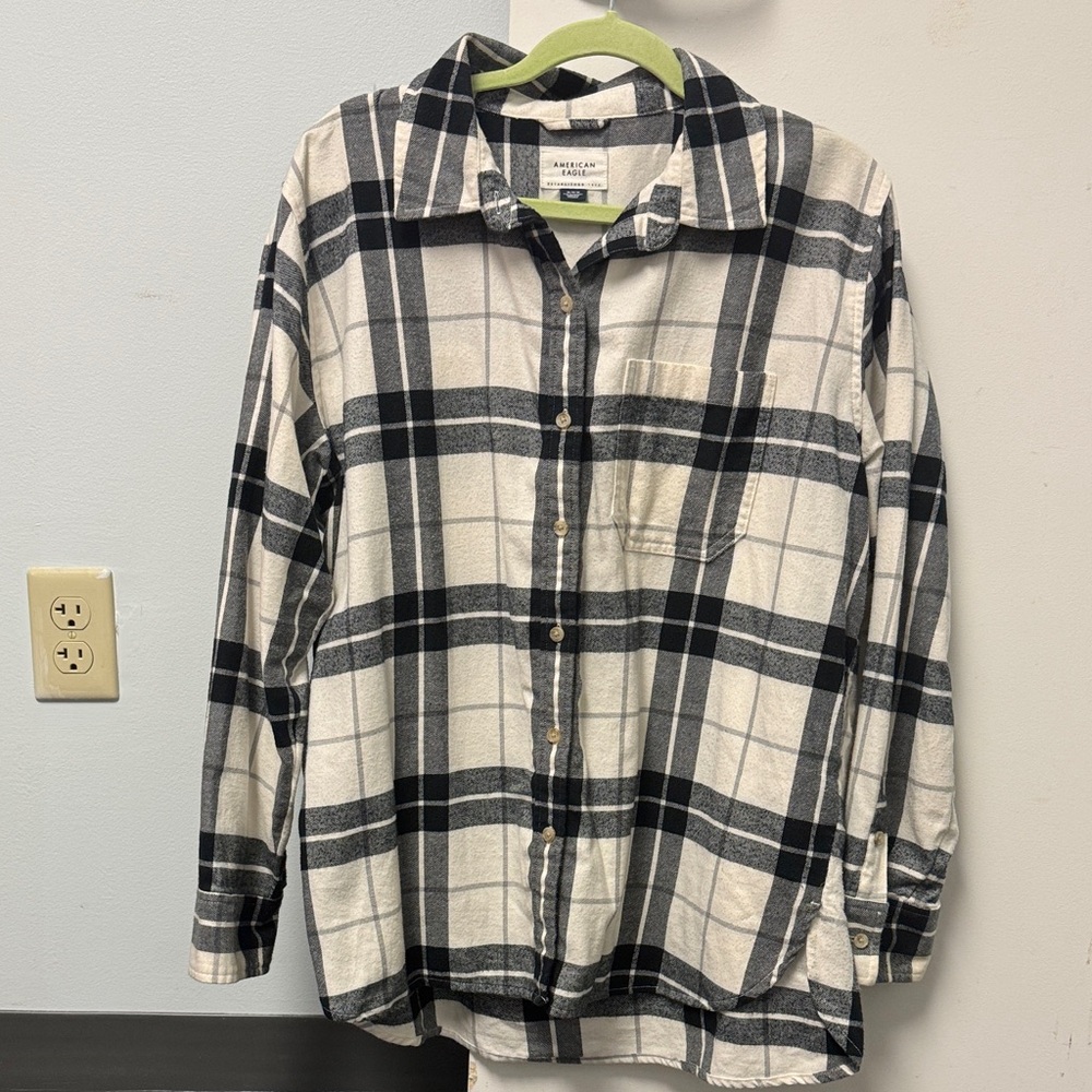 American Eagle Black and White Checkered Flannel Button-Up